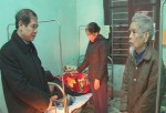 Phó Giám đốc Sở Y tế Nguyễn Tuấn kiểm tra công tác chống rét cho bệnh nhân tại BVĐK Thạch Hà