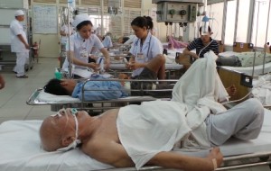 Thời tiết khắc nghiệt khiến nhiều người cao tuổi dễ bị đột quỵ.