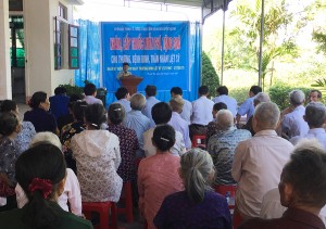 Khám và cấp phát thuốc cho các gia đình chính sách xá Ngọc Sơn nhân kỷ niệm ngày Thương binh - Liệt sỹ 27/7