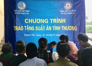 Trao tặng hơn 250 suất cháo đến bệnh nhân đang điều trị nội trú