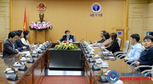 GS.TS Nguyễn Thanh Long- Bộ trưởng Bộ Y tế chủ trì cuộc họp khẩn chiều ngày 30/11 tại điểm cầu Bộ Y tế