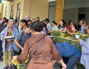 Lan tỏa yêu thương từ “Nồi cháo tình thương” – 270 suất cơm nghĩa tình đến với bệnh nhân Trung tâm Y tế Thạch Hà