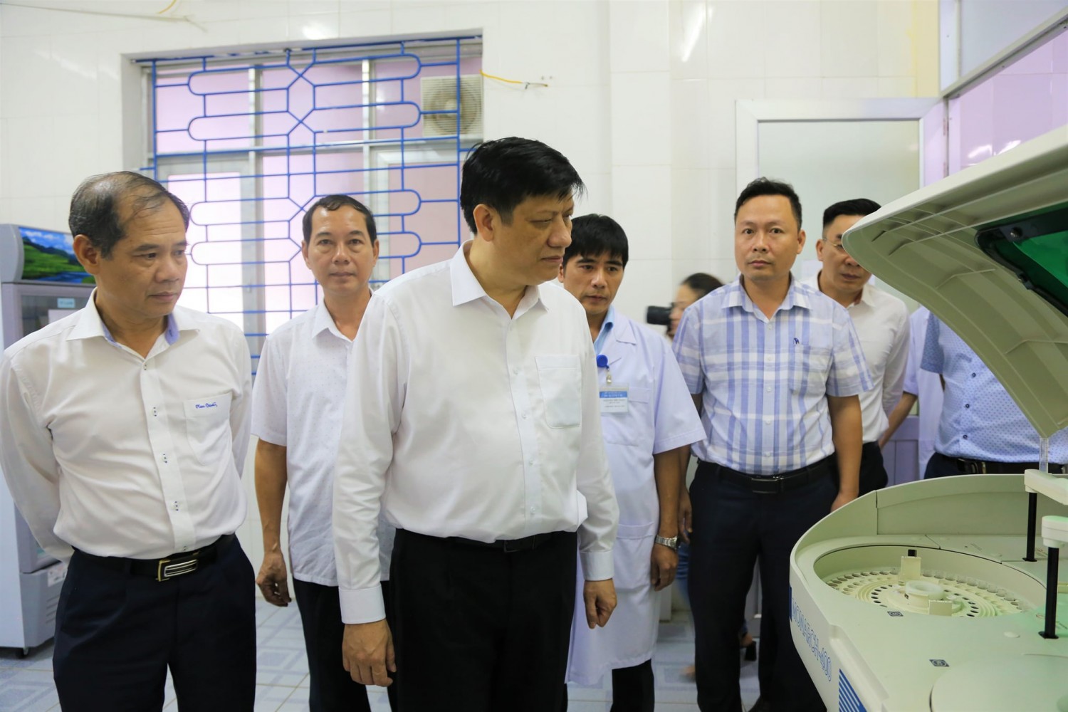 Quyền Bộ Trưởng Bộ Y tế Nguyễn Thanh Long kiểm tra công tác y tế tại Hà Tĩnh